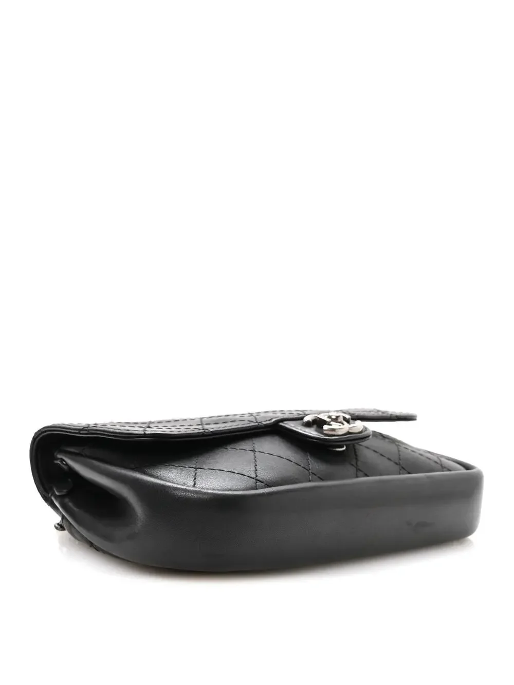 CHANEL indulge timeless